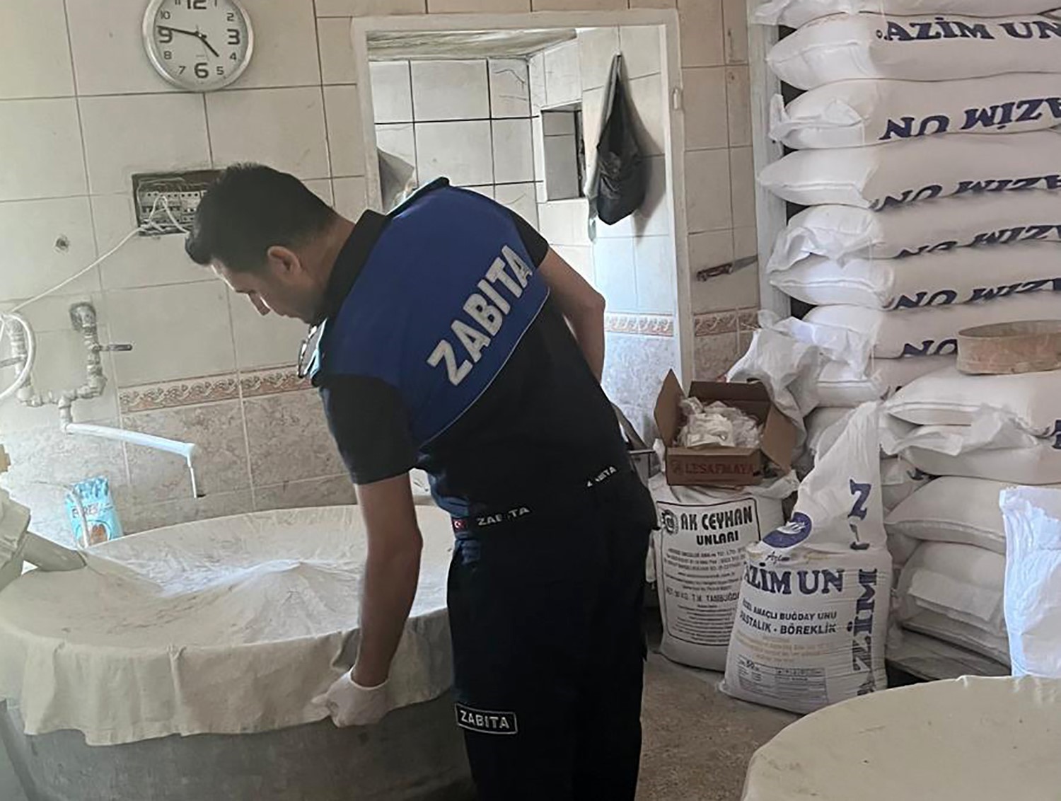 Yumurtalık’ta fırınlarda hijyen ve gramaj denetimi