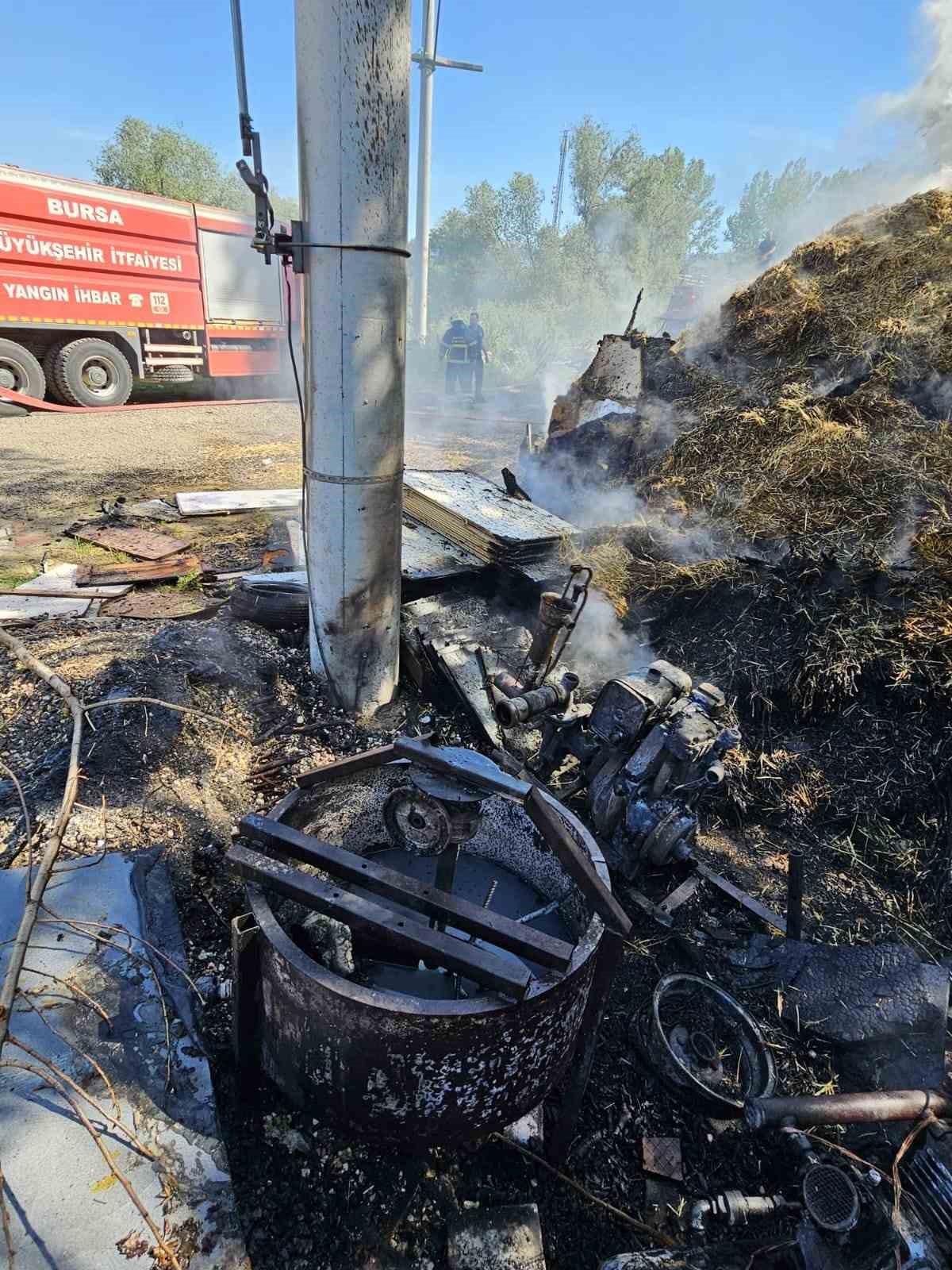 Saman balyaları alev alev yandı