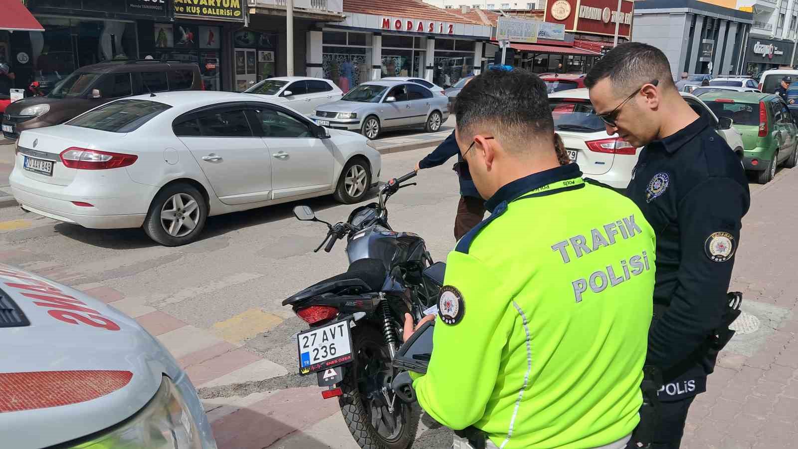 Karaman’da ciple motosiklet çarpıştı: 2 yaralı