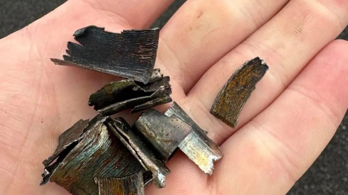 Avusturalya’da kamyondan dökülen metal dökümler 300'den fazla aracın lastikleri patladı