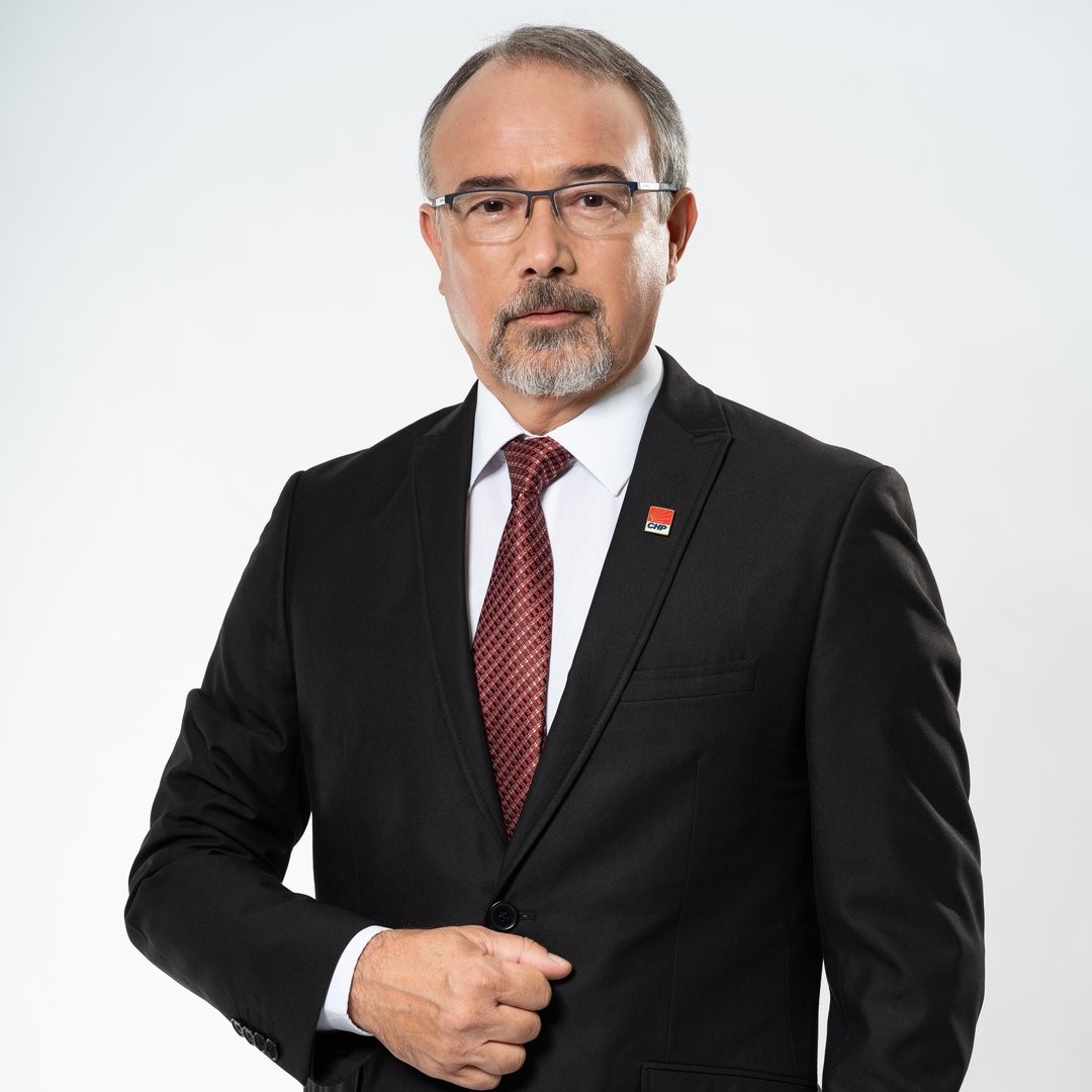 Lüks yatın bakımını yaparken güverteden düşen bir kişi yaralandı