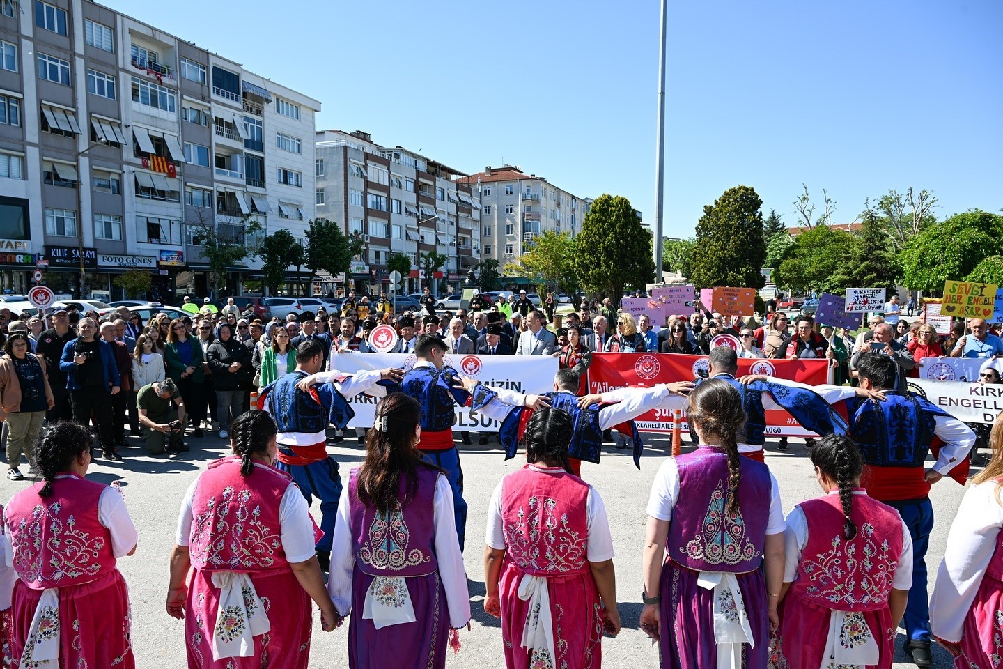 Kırklareli’nde Aile Yılı ve Engelliler Haftası çerçevesinde yürüyüş