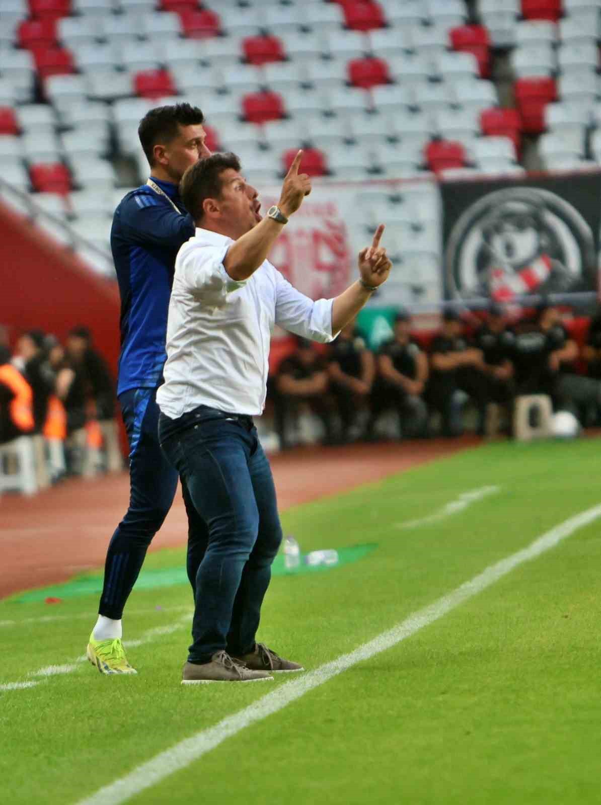 Trendyol Süper Lig: Antalyaspor: 0 - Gaziantep FK: 0 (İlk yarı)