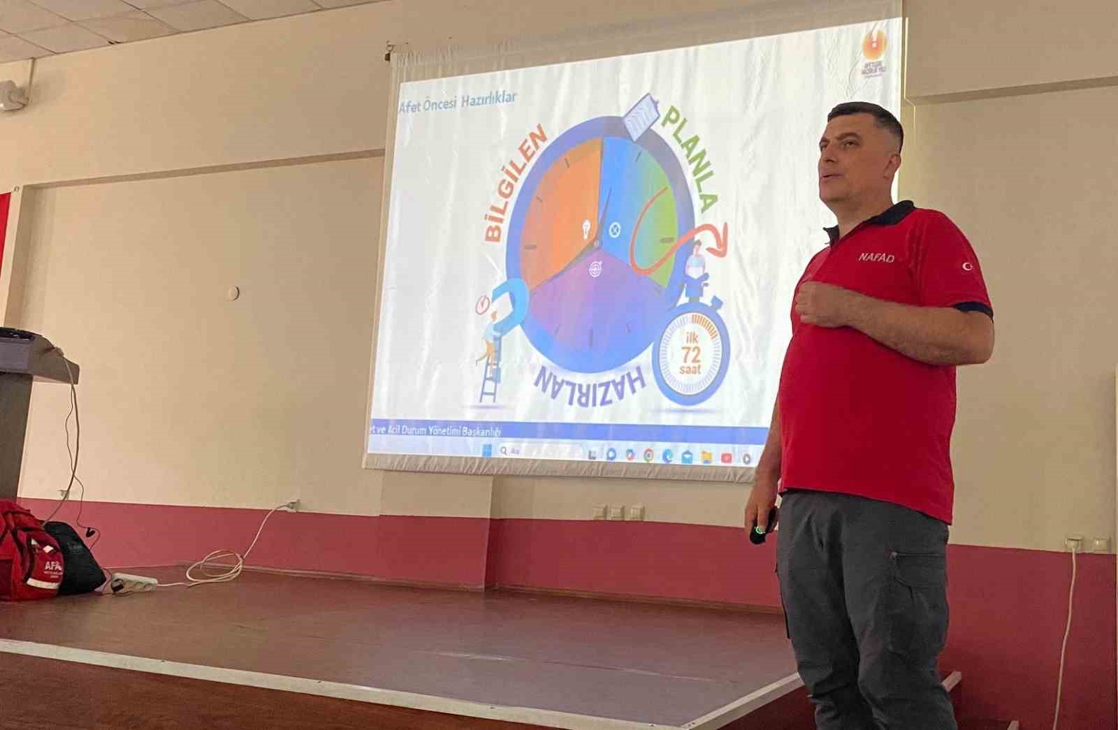 Bozdoğan MYO öğrencilerine Afet, Deprem ve İlk Yardım Eğitimi verildi