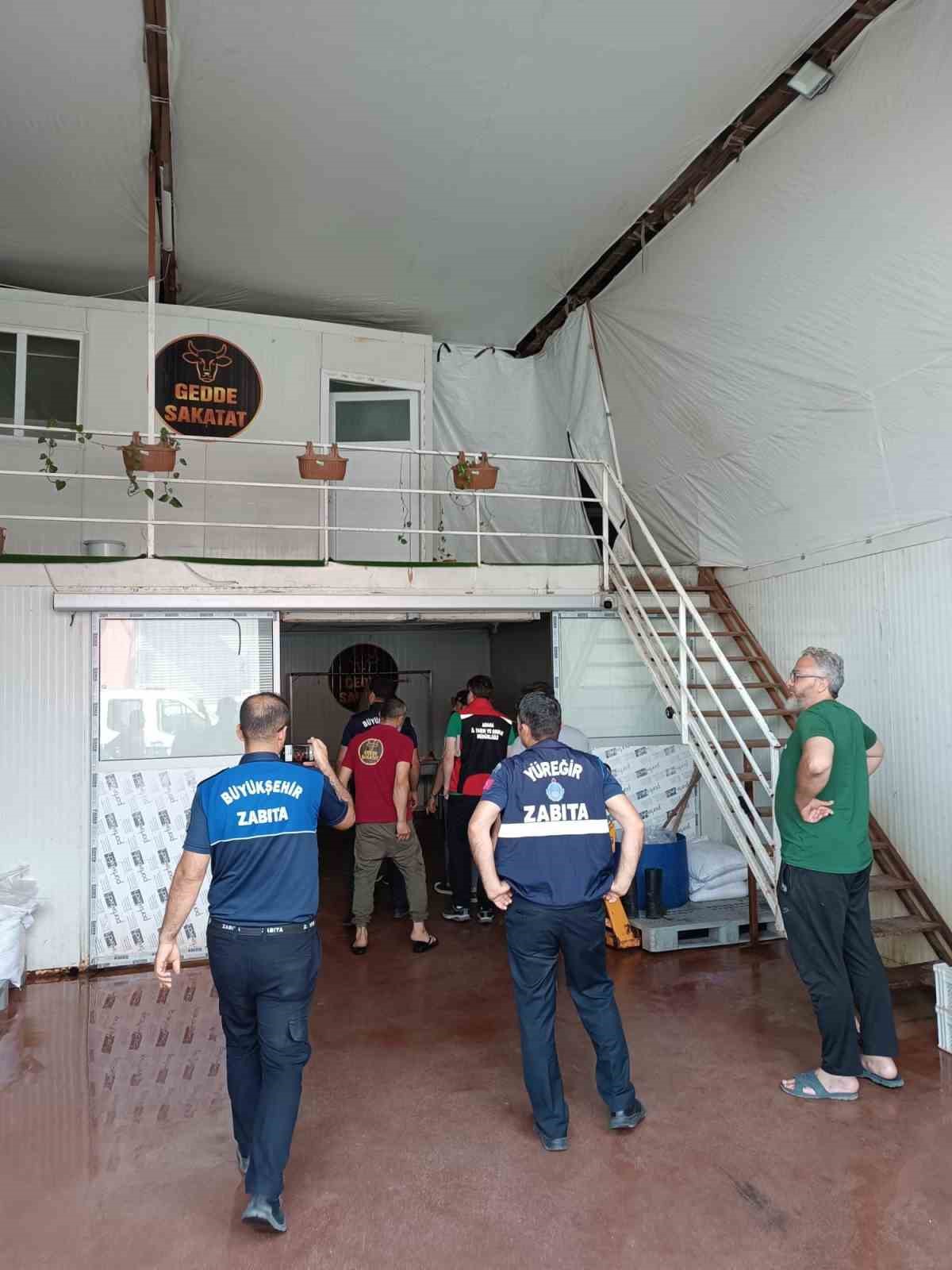 Adana’da 2,5 ton at eti ele geçirildi
