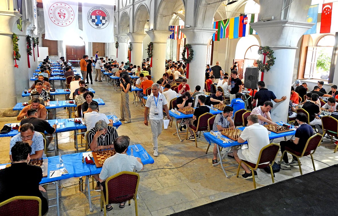 Dünyaca ünlü satranç ustaları Çeşme’de buluşacak