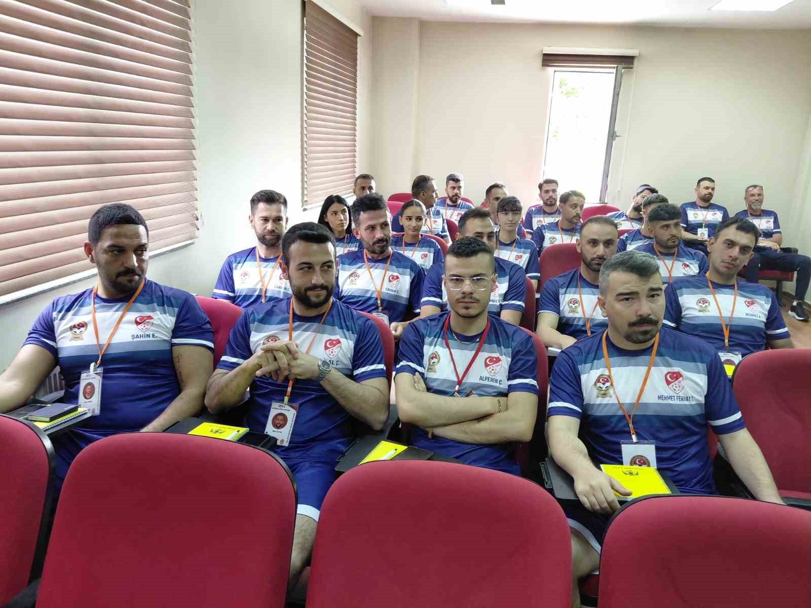 Osman Yozgat UEFA C Lisans Antrenör Eğitim Programı Kayseri’de başladı