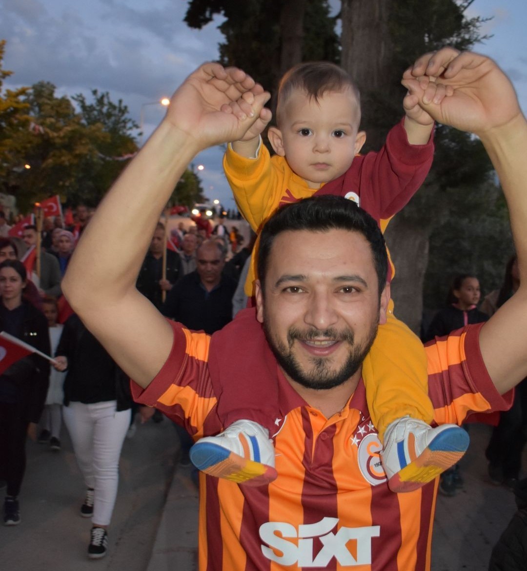 Galatasaray 25. şampiyonluğu Denizli’de coşkuyla kutlandı