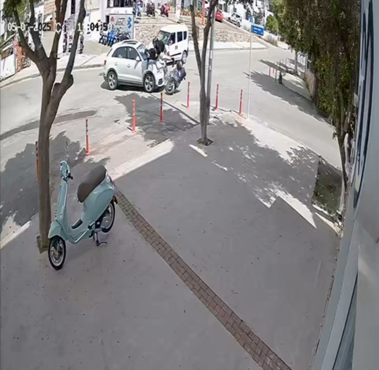 Bodrum’da motosiklet cipe çarptı: 2 yaralı