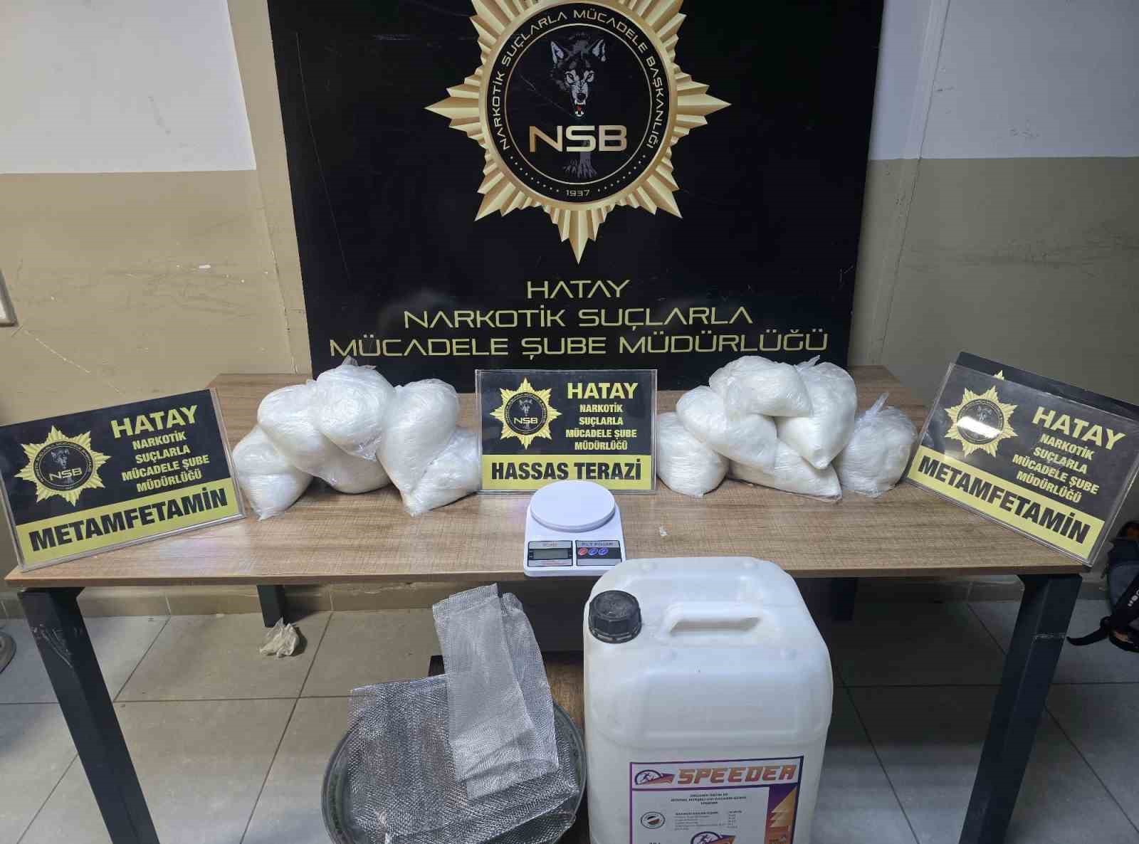 Hassa’da 11 kilo 226 gram metamfetamin ele geçirildi