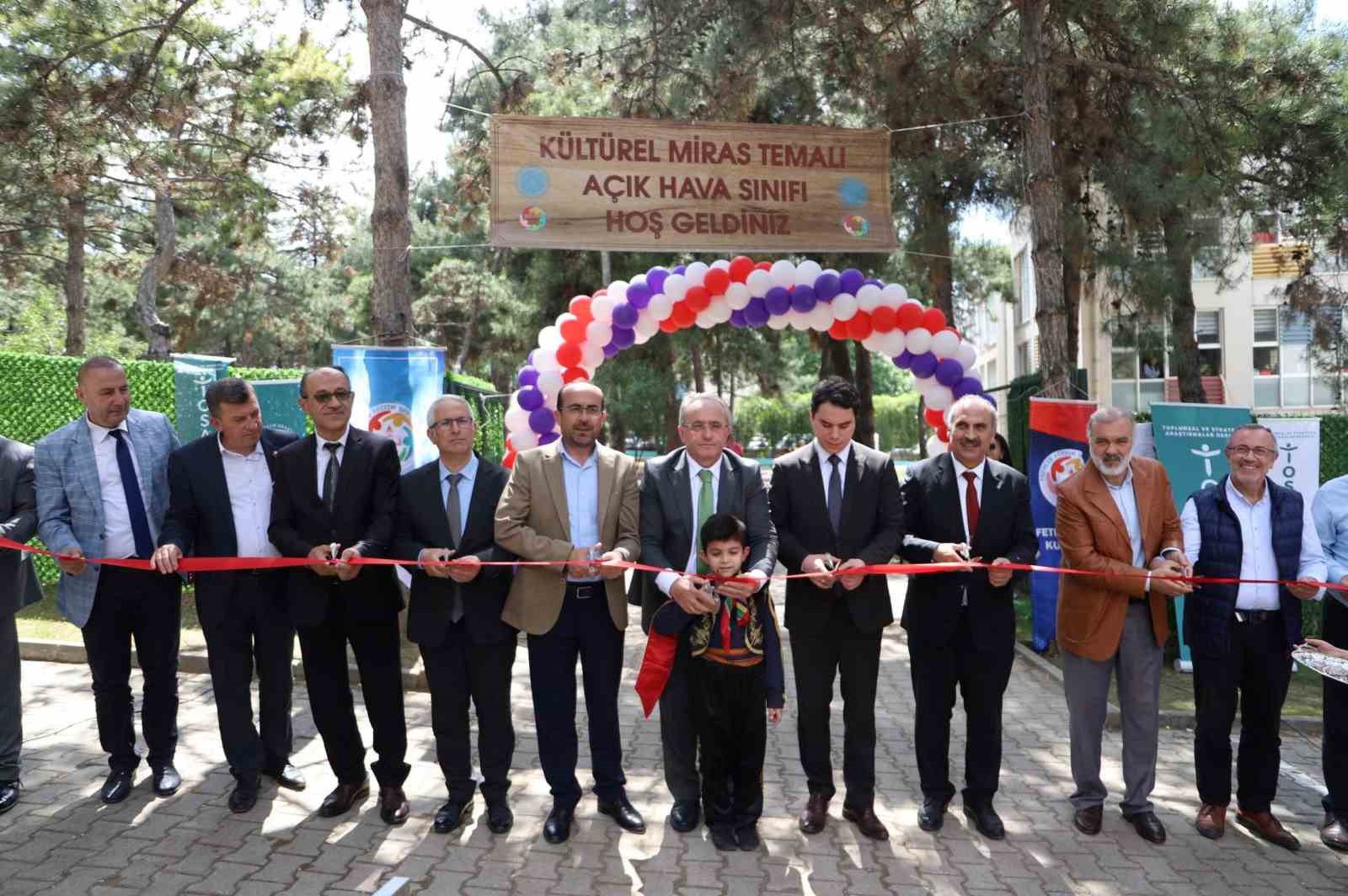 Bursa’da Türkiye’nin ilk ’Kültürel Miras Temalı Açık Hava Sınıfı’ açıldı
