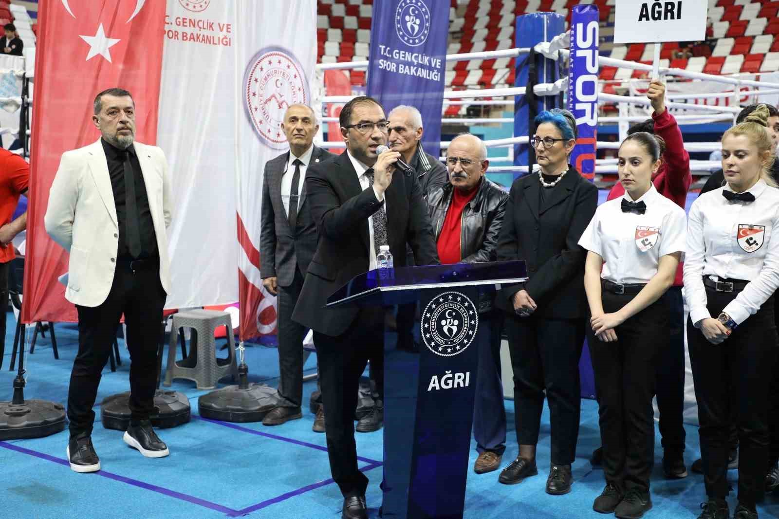 Ağrı’da 428 sporcu madalya için yumruk sallayacak