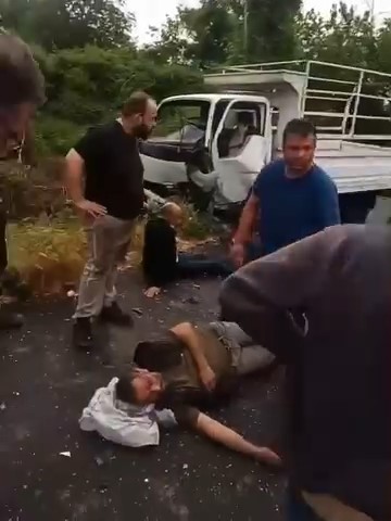 Bursa’da kamyonet ile otomobil çarpıştı: 2 yaralı