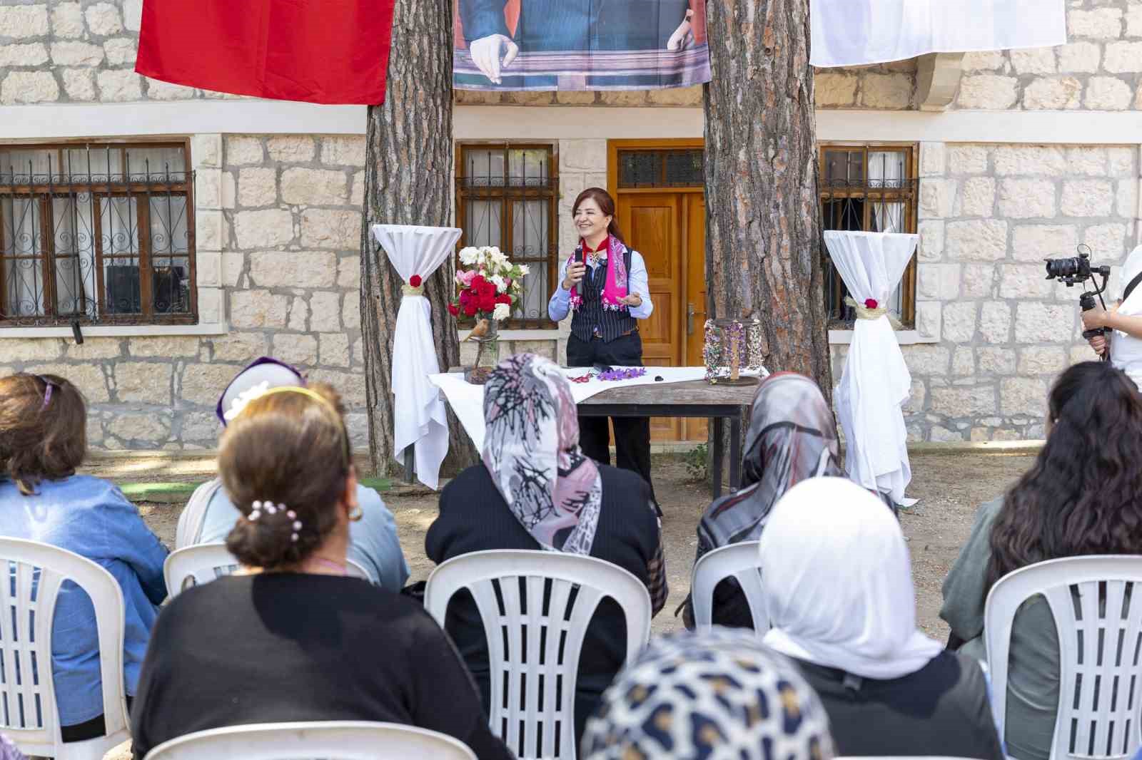 Üretici kadınlara, kooperatifleşmenin avantajları anlatıldı