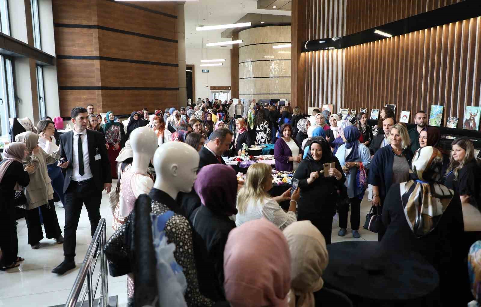 Melikgazi’de el emeği, göz nuru eserler görücüye çıktı