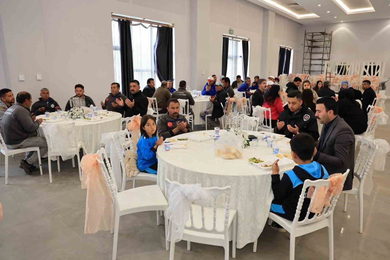 Başkan Arslan 1 Mayıs İşçi ve Emek Bayramında emekçilerle bir araya geldi