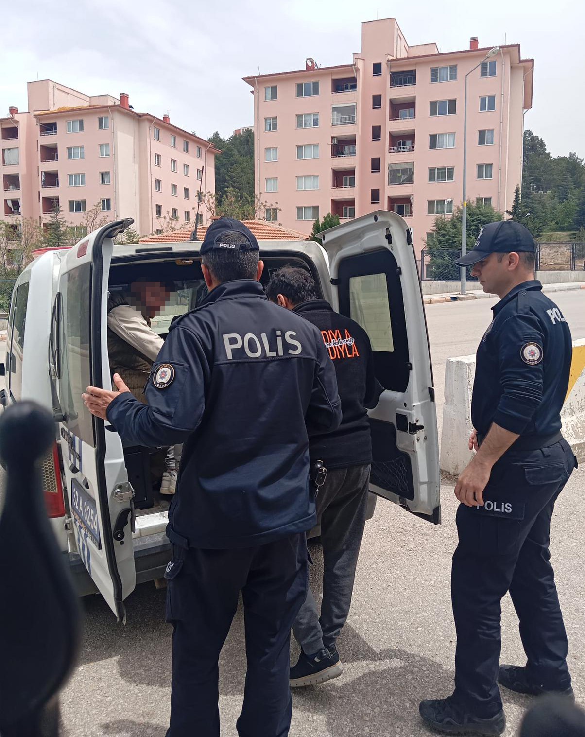 Isparta’da aranan 2 şahıs operasyonla yakalandı