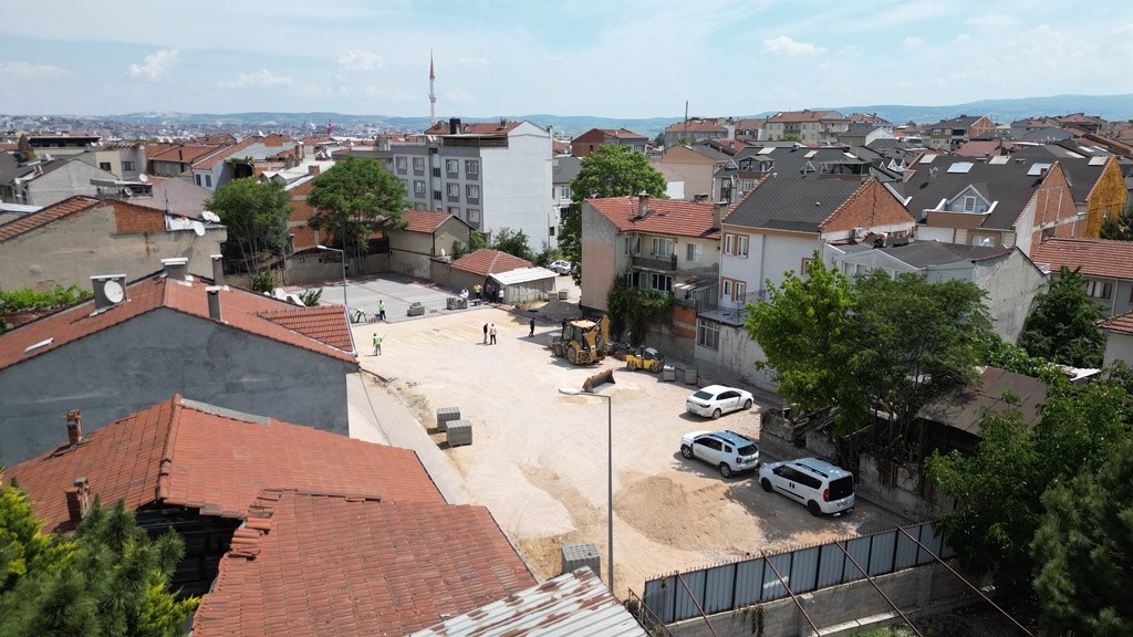 İnegöl Belediyesi’nden ücretsiz otopark alanı