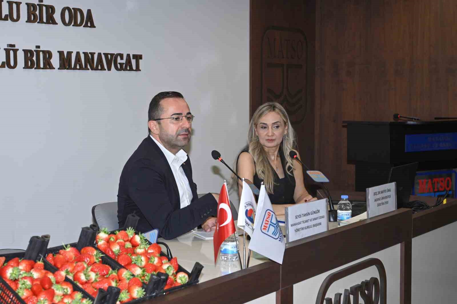 MATSO’da ’Topraksız Tarımda Çilek Yetiştiriciliği’ anlatıldı