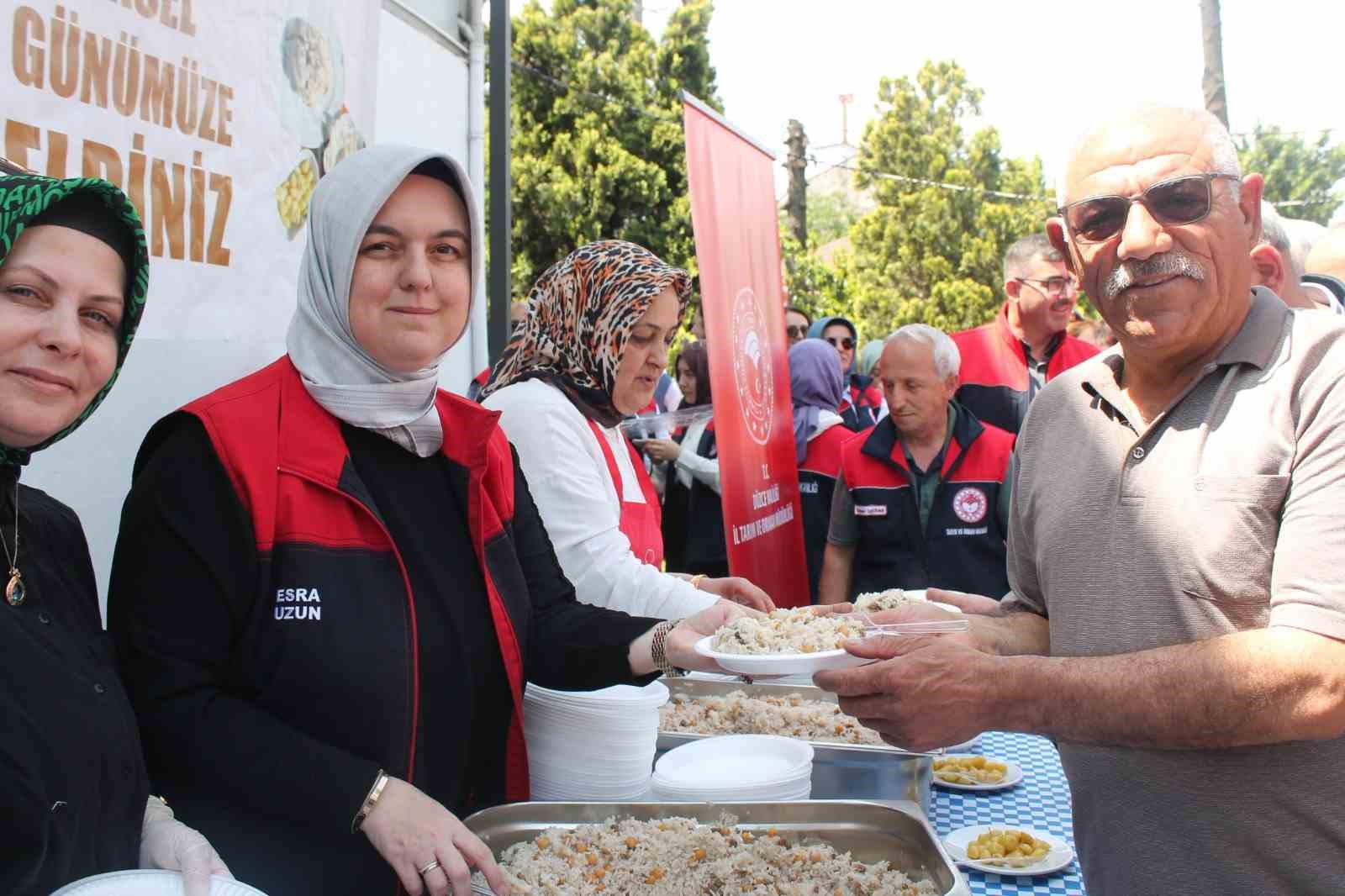 Pilav günü etkinliğinde bir araya geldiler