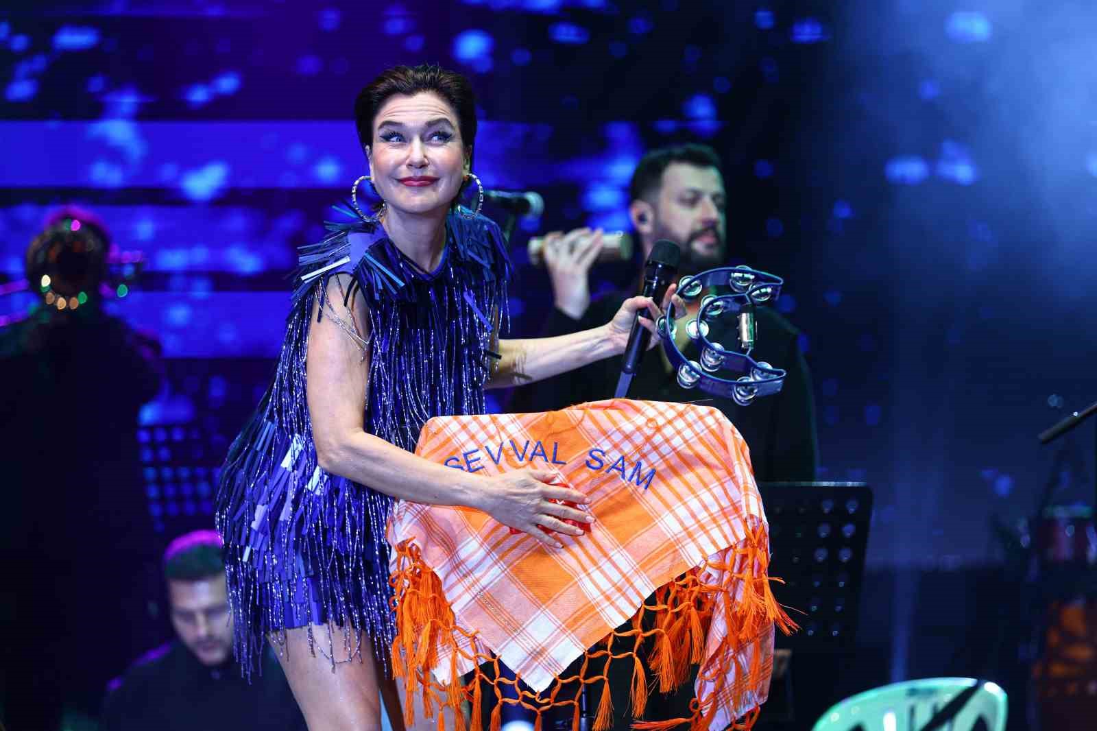 Kumluca Atatürk Stadyumu’nun resmi açılışı gerçekleştirildi