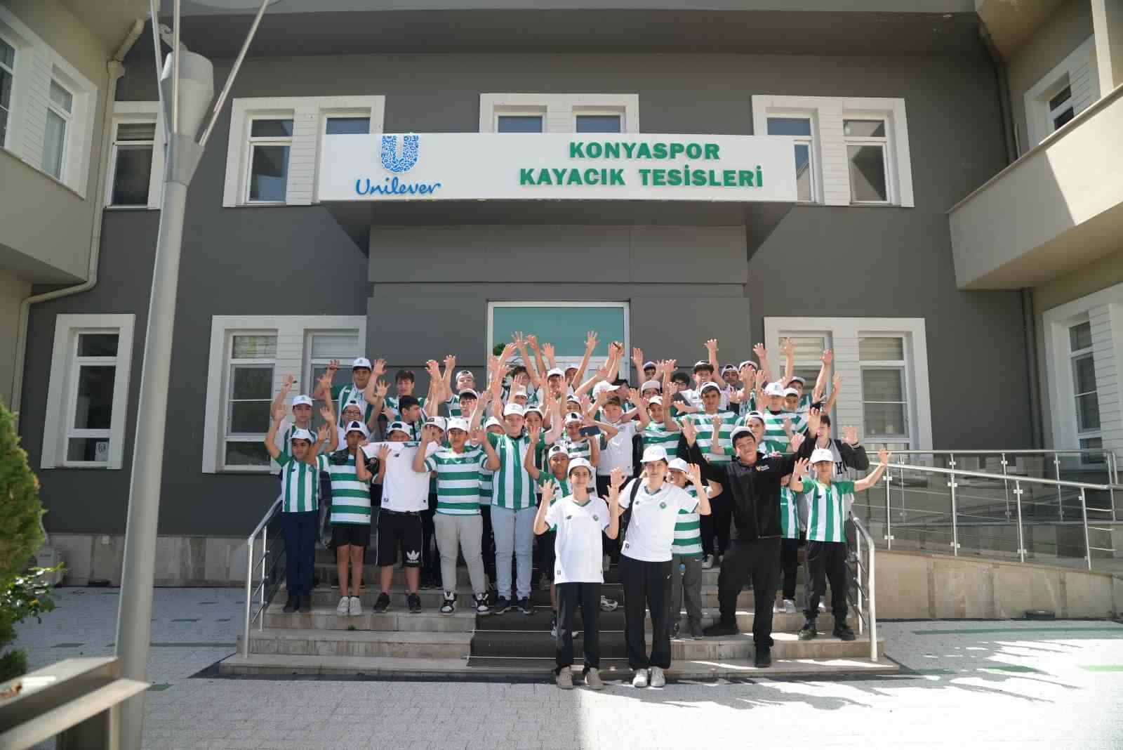 Minik sporseverin talebi yerine getirildi: Konyaspor’la buluştu
