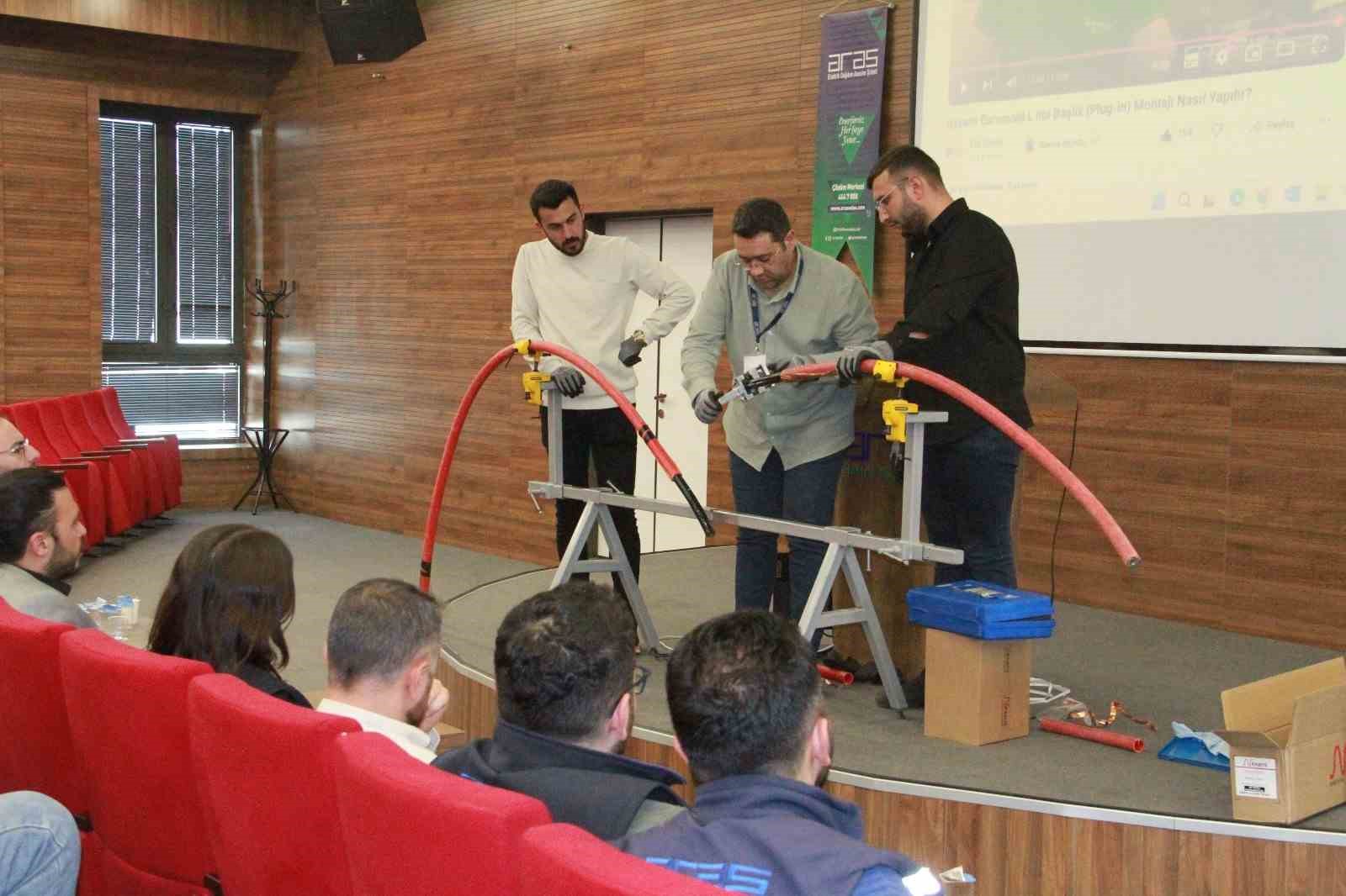 Aras Elektrik’ten personele kablo aksesuarları eğitimi
