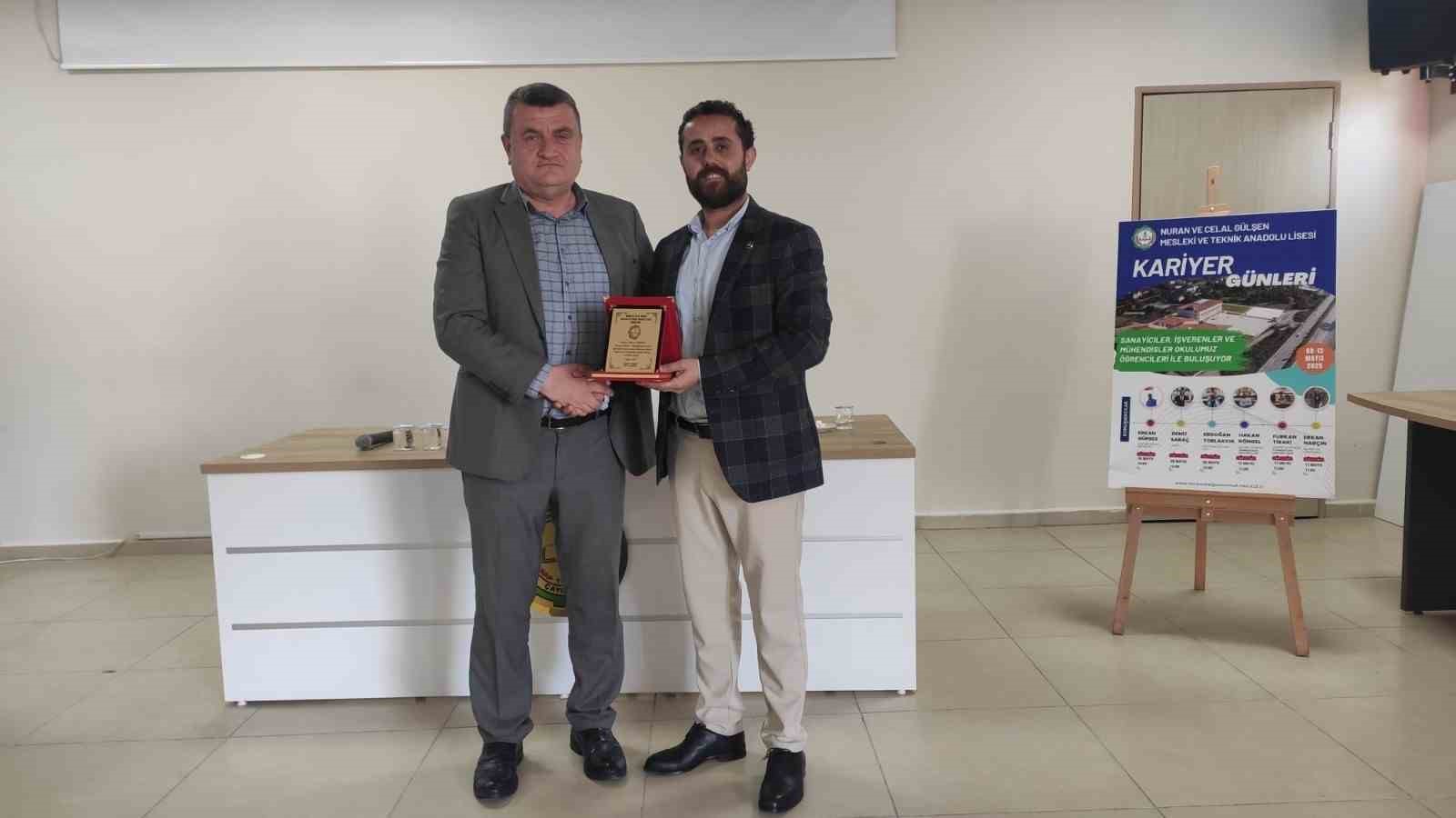 Mühendis ve teknikerler kariyerlerini öğrencilerle paylaştı