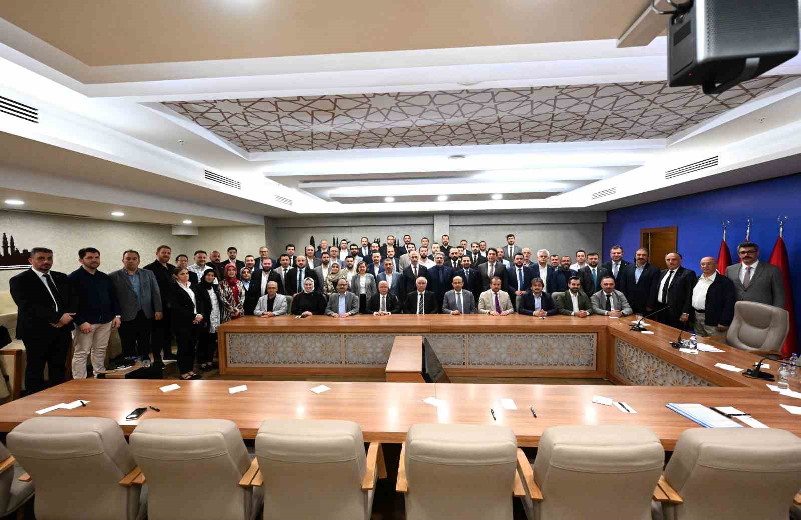 Ak Parti Genel Başkan Vekili Efkan Ala’dan Ak Parti Bursa’ya ziyaret
