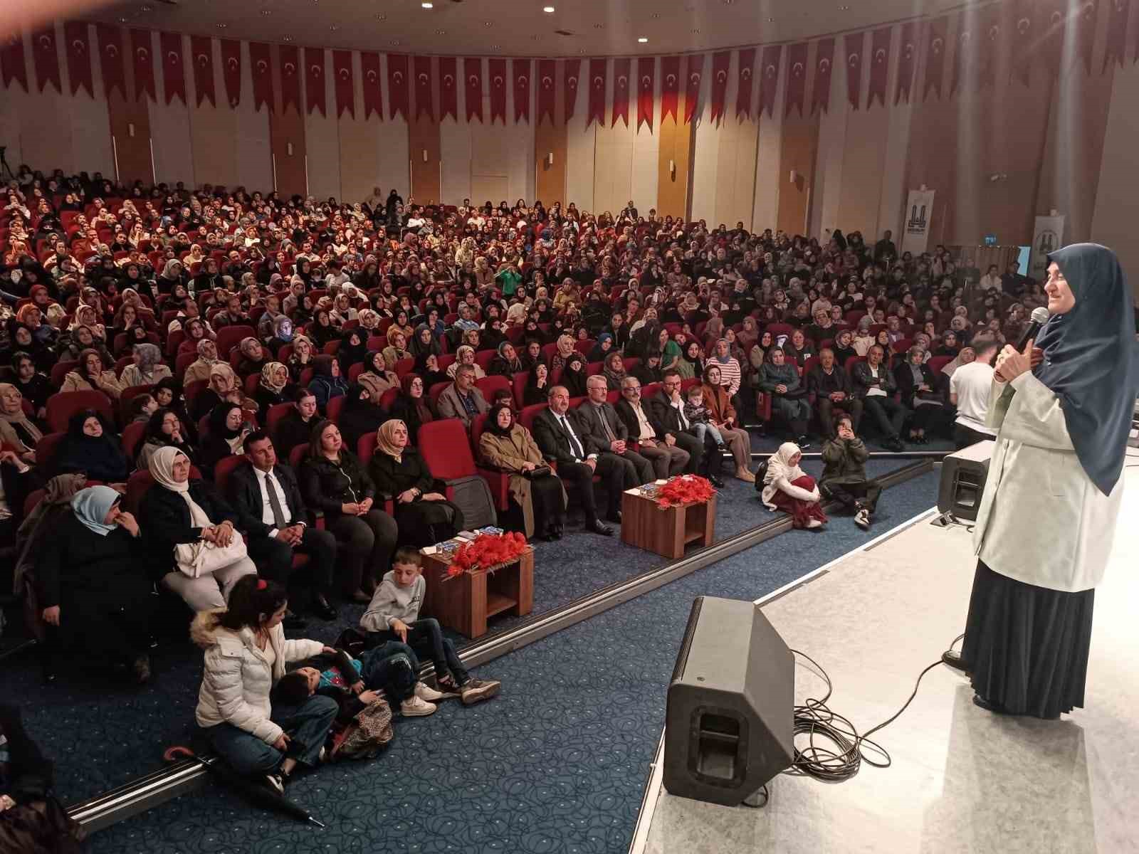 Ailede rol dağılımı söyleşisine yoğun ilgi