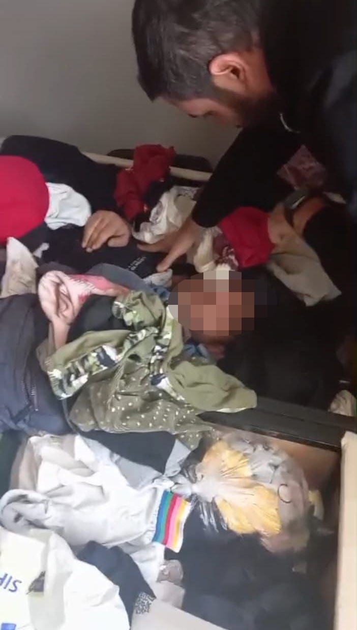 Aranması olan şahıs baza içerisinde yakalandı
