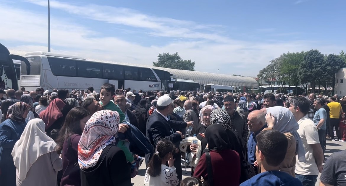 Bursa’da ilk hac kafilesi dualarla yola çıktı