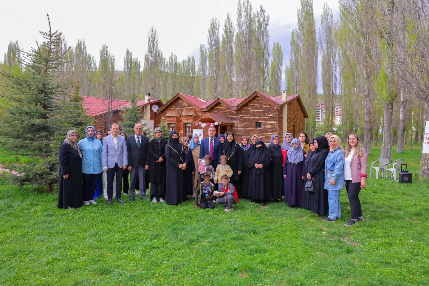 Vali Eldivan, şehit, gazi ve koruyucu aile anneleriyle bir araya geldi