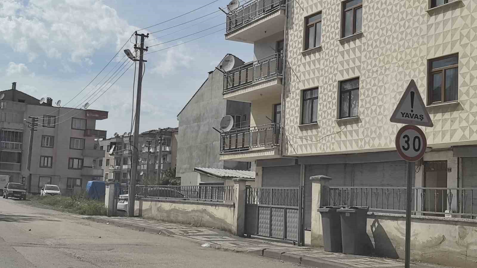 Bursa’da balkondan düşen çocuk yaralandı