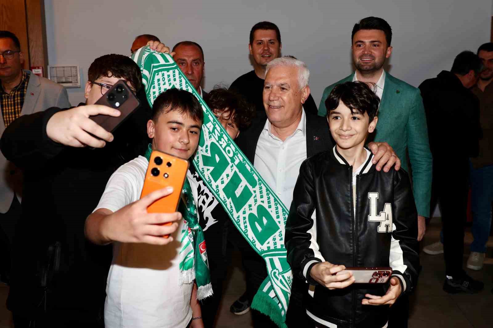 Başkan Mustafa Bozbey’den ‘Kapalı Tribün’ ve ‘Bursaspor Müzesi’ müjdesi