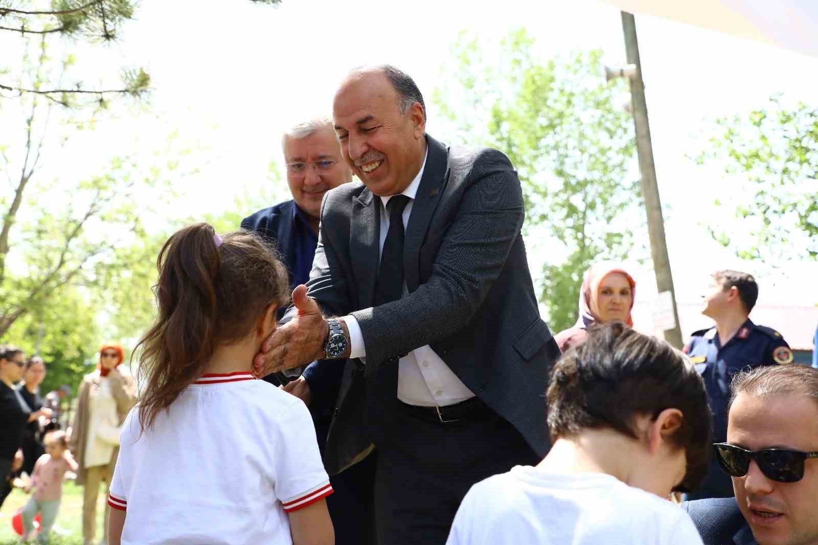 Alaca’da minik öğrenciler doyasıya eğlendi