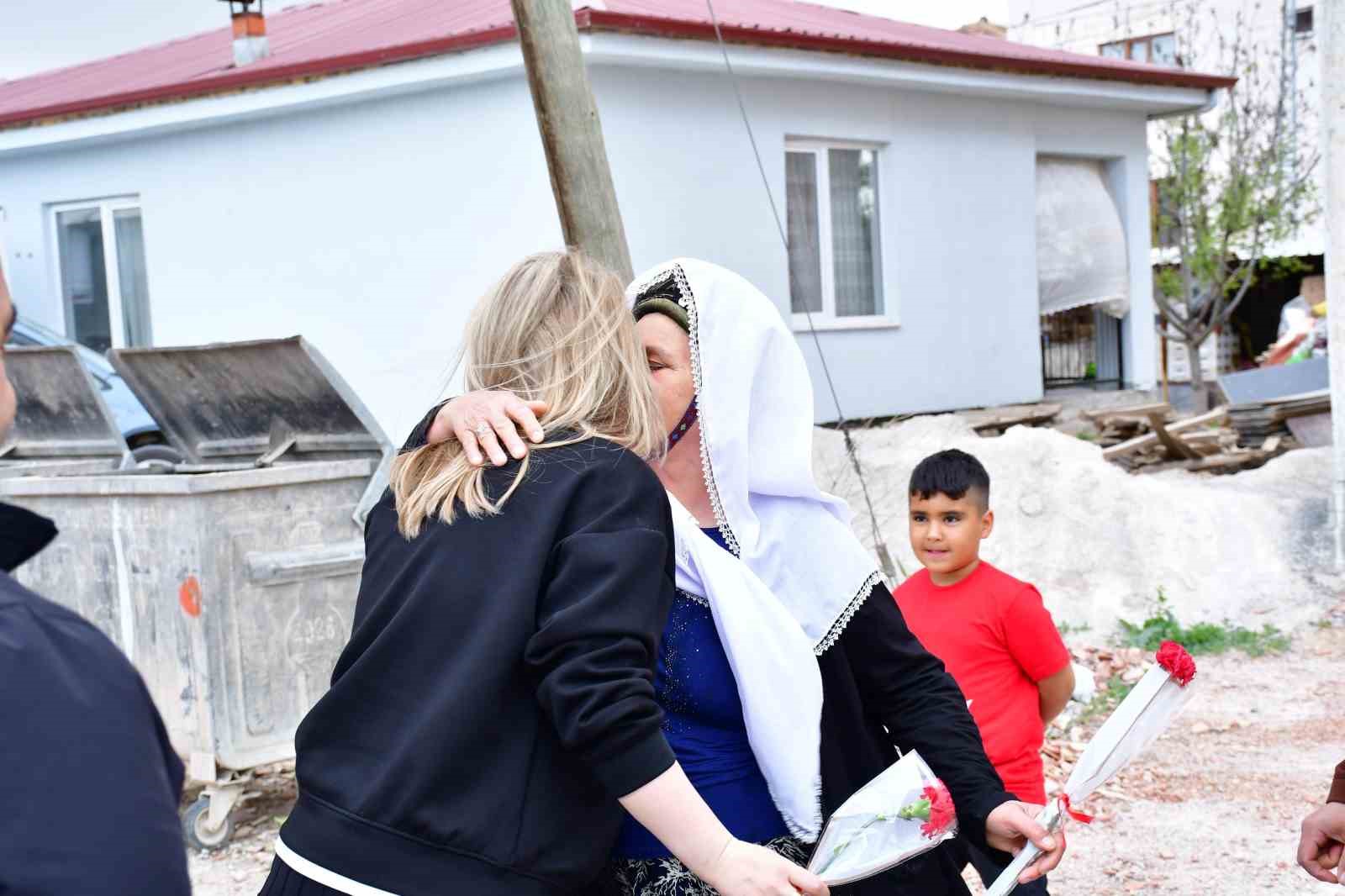 Milletvekili Ölmeztoprak’tan şehit annesine Anneler Günü ziyareti