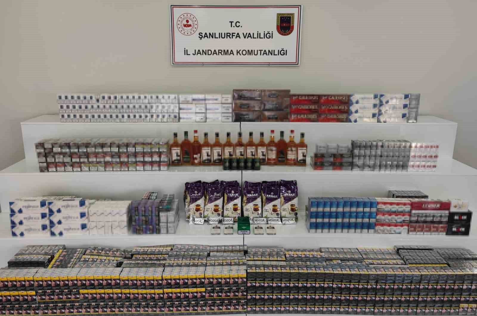 Jandarmadan şok yol uygulaması: Kaçak et ve binlerce ürün ele geçirildi