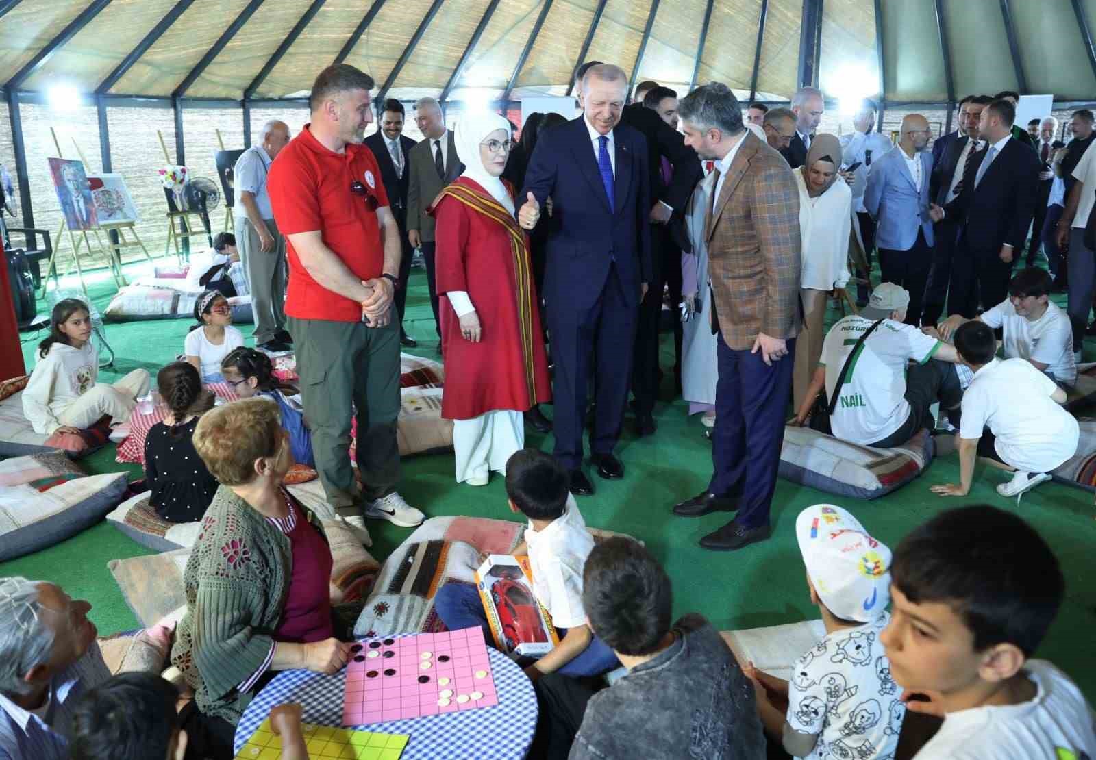 Bakan Yardımcısı Zafer Tarıkdaroğlu, Cumhurbaşkanı Erdoğan’a Etnospor Festivali’nde eşlik etti