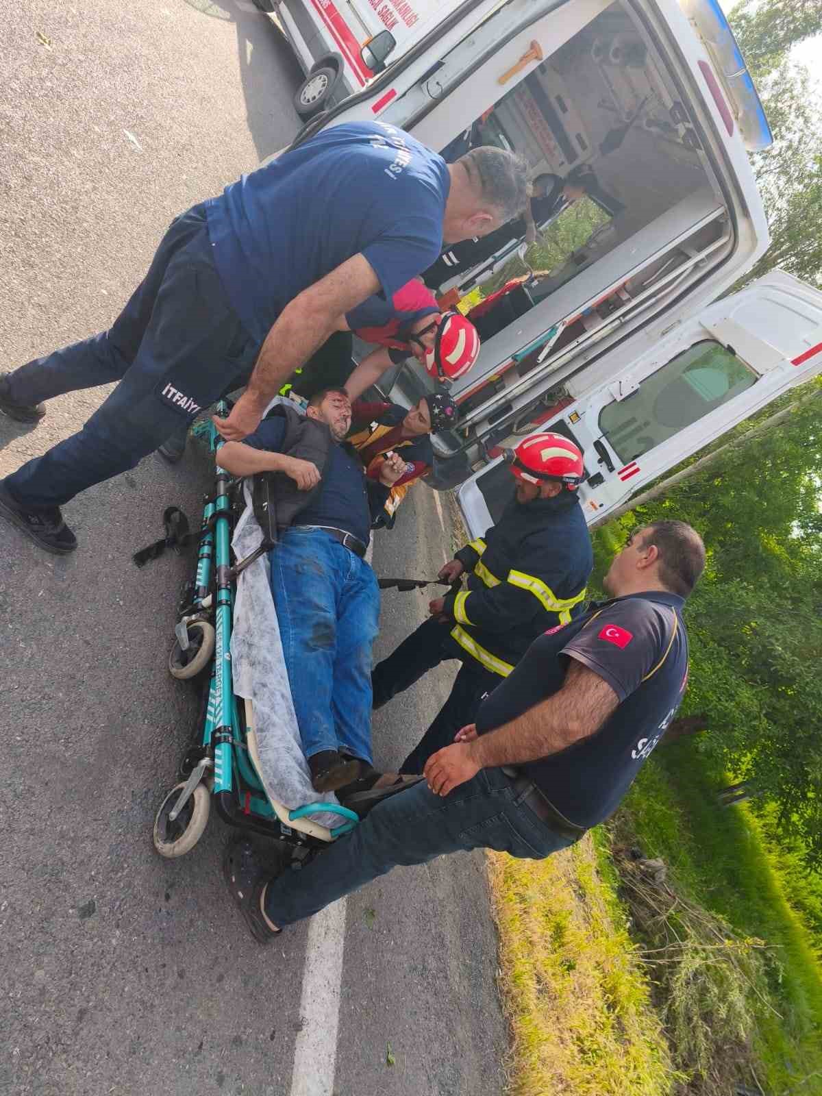 Iğdır’da trafik kazası: Azerbaycan plakalı araç takla attı, 1’i ölü 4 yaralı