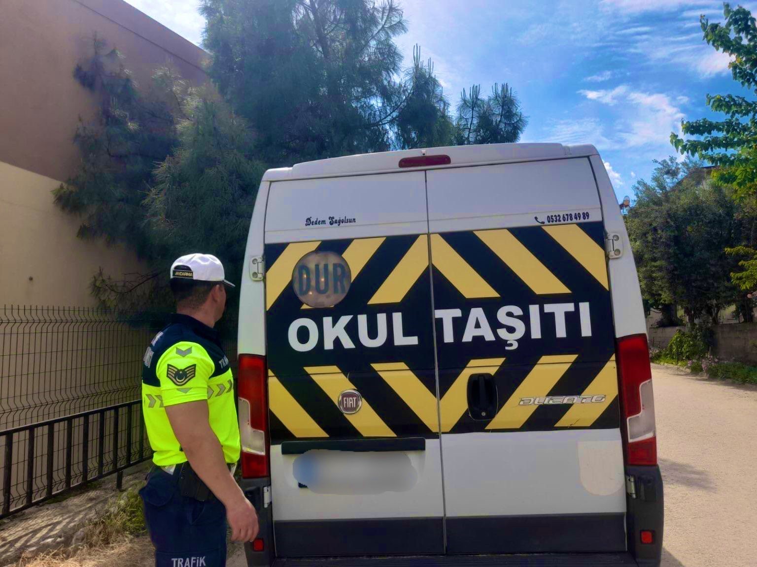 Okul çevresindeki şüphelilere geçit yok...27 şahıs yakalandı