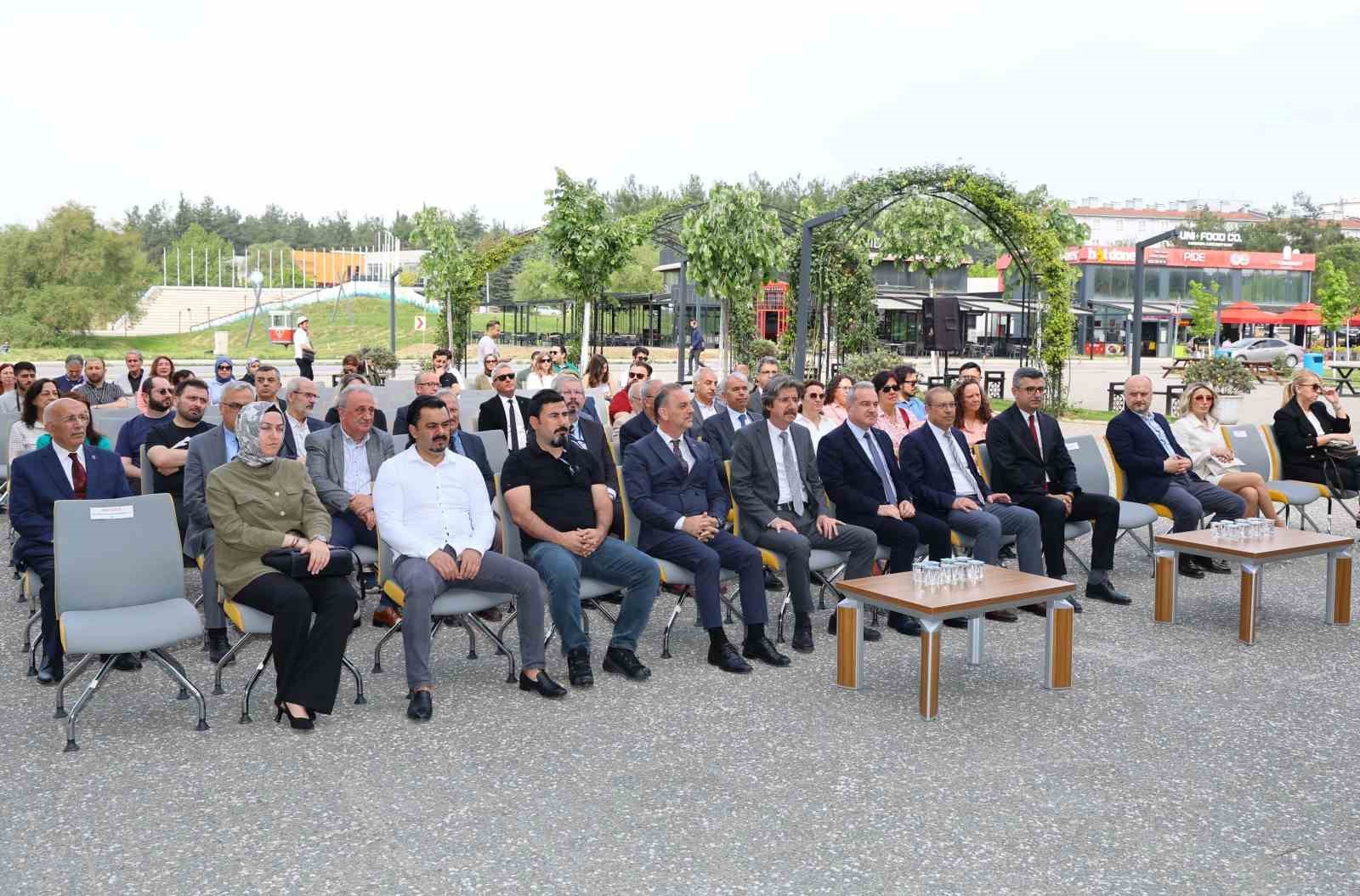 Uludağ Üniversitesi’nde kitap kurtları ödüllendirildi
