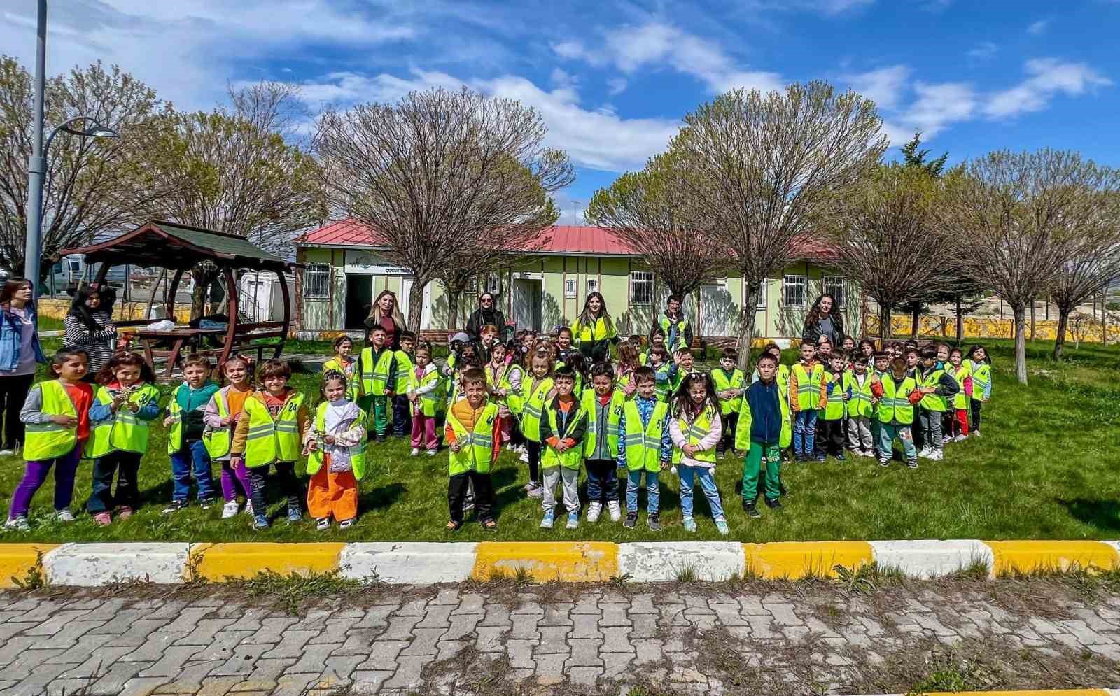 Van Büyükşehir Belediyesinden öğrencilere trafik eğitimi