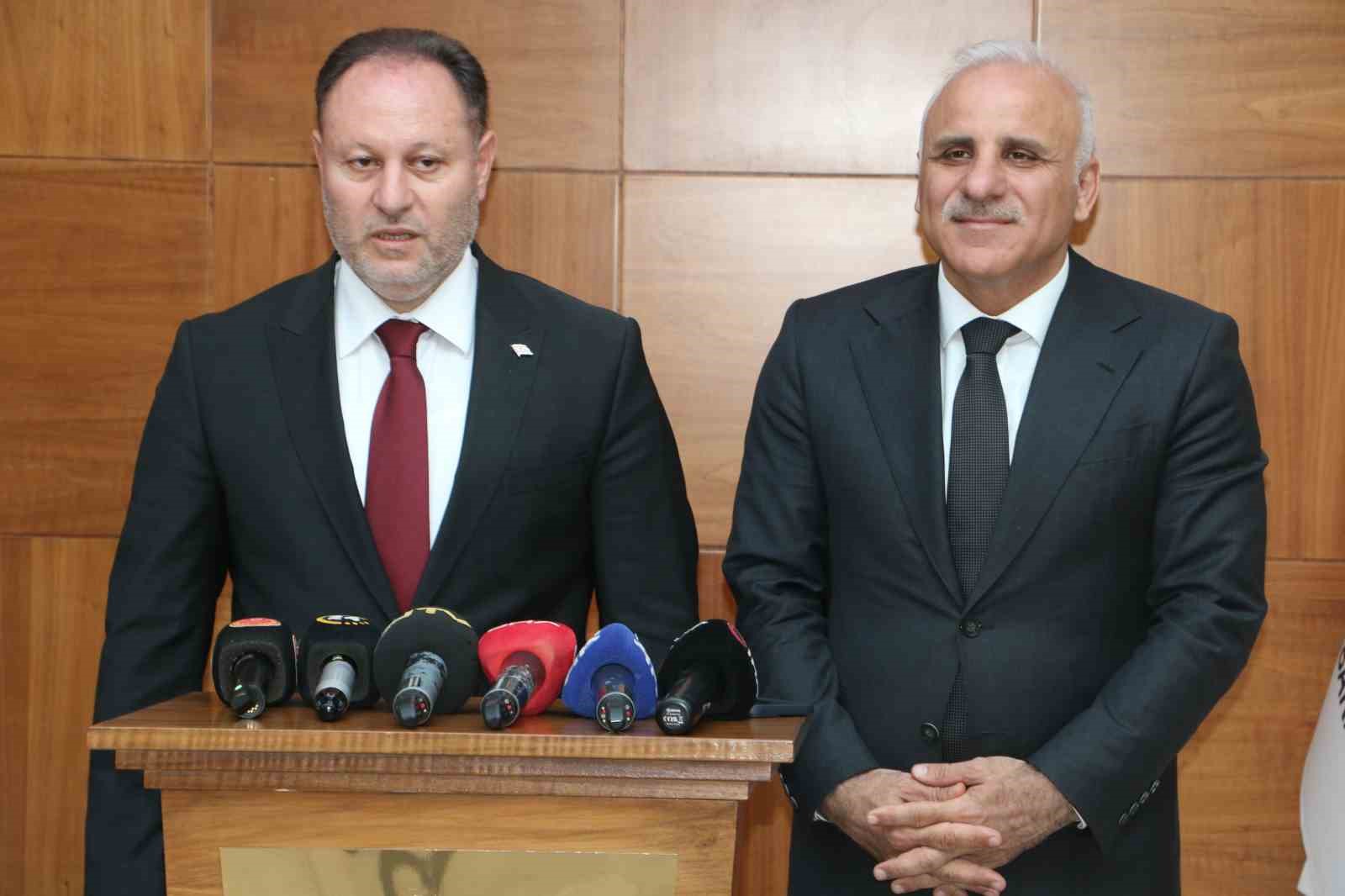 KKTC Cumhuriyet Meclisi Başkanı Öztürkler Diyarbakır Valiliğini ziyaret etti