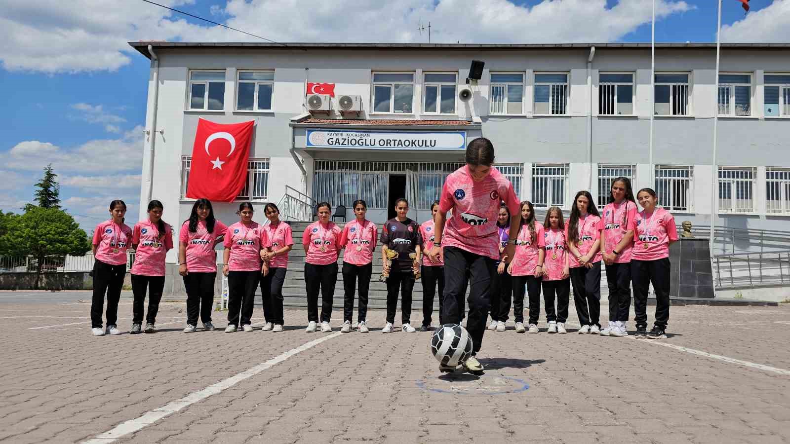 Okul bahçesinden şampiyonluklara