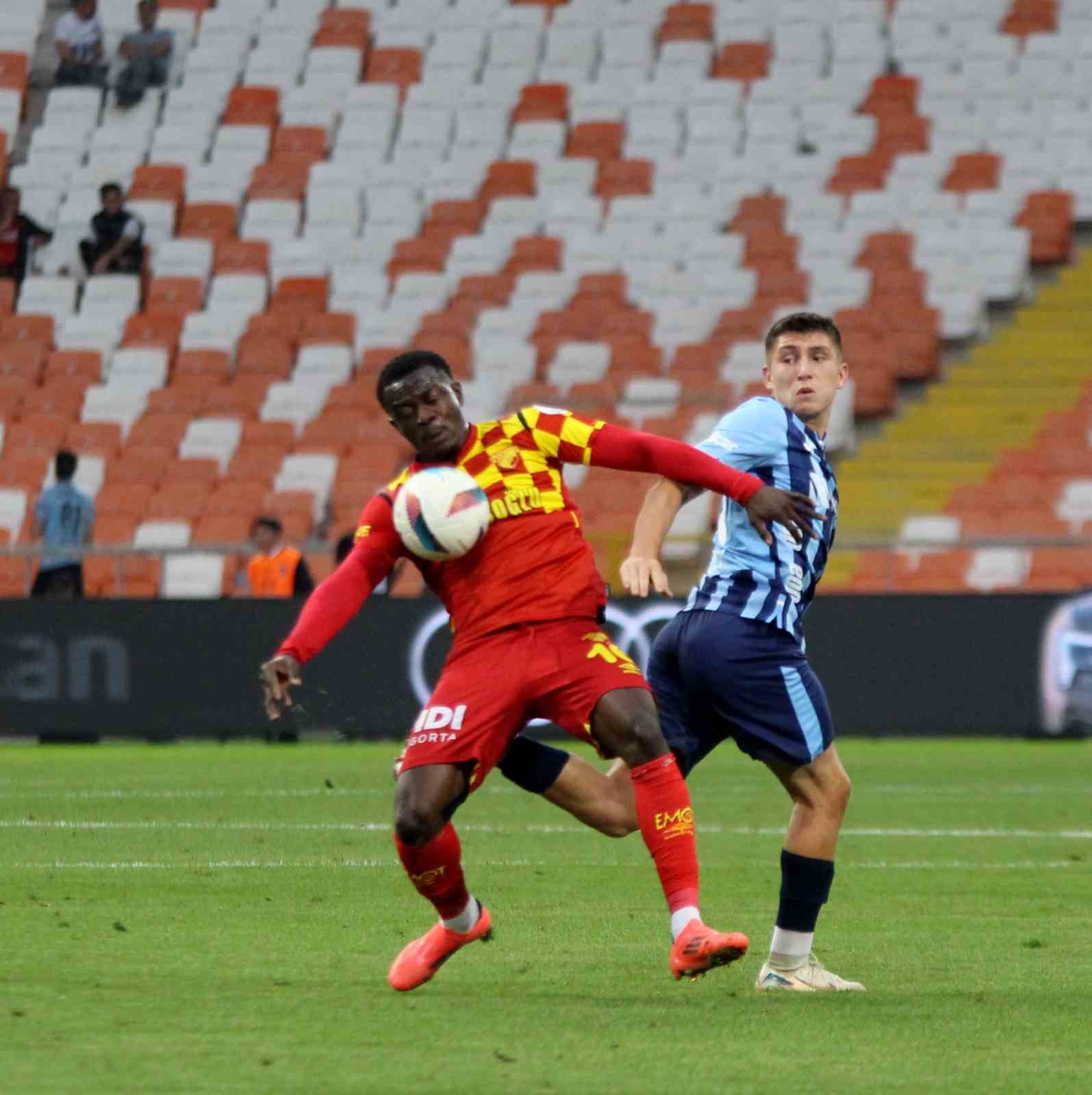 Trendyol Süper Lig: Adana Demirspor: 1 - Göztepe: 2 (İlk yarı)