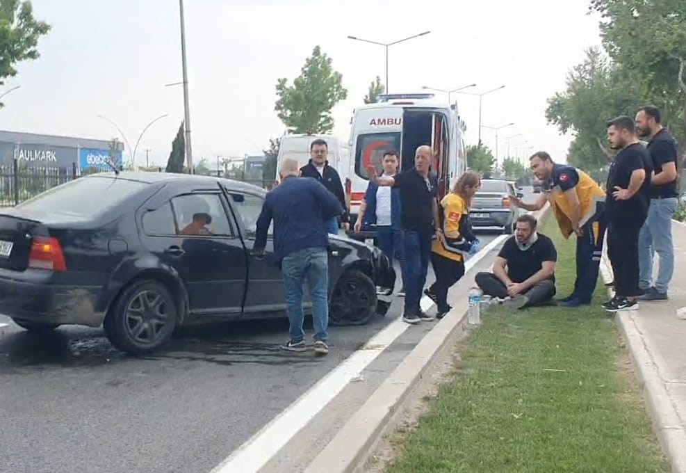 Bariyere çarptı yaralandı