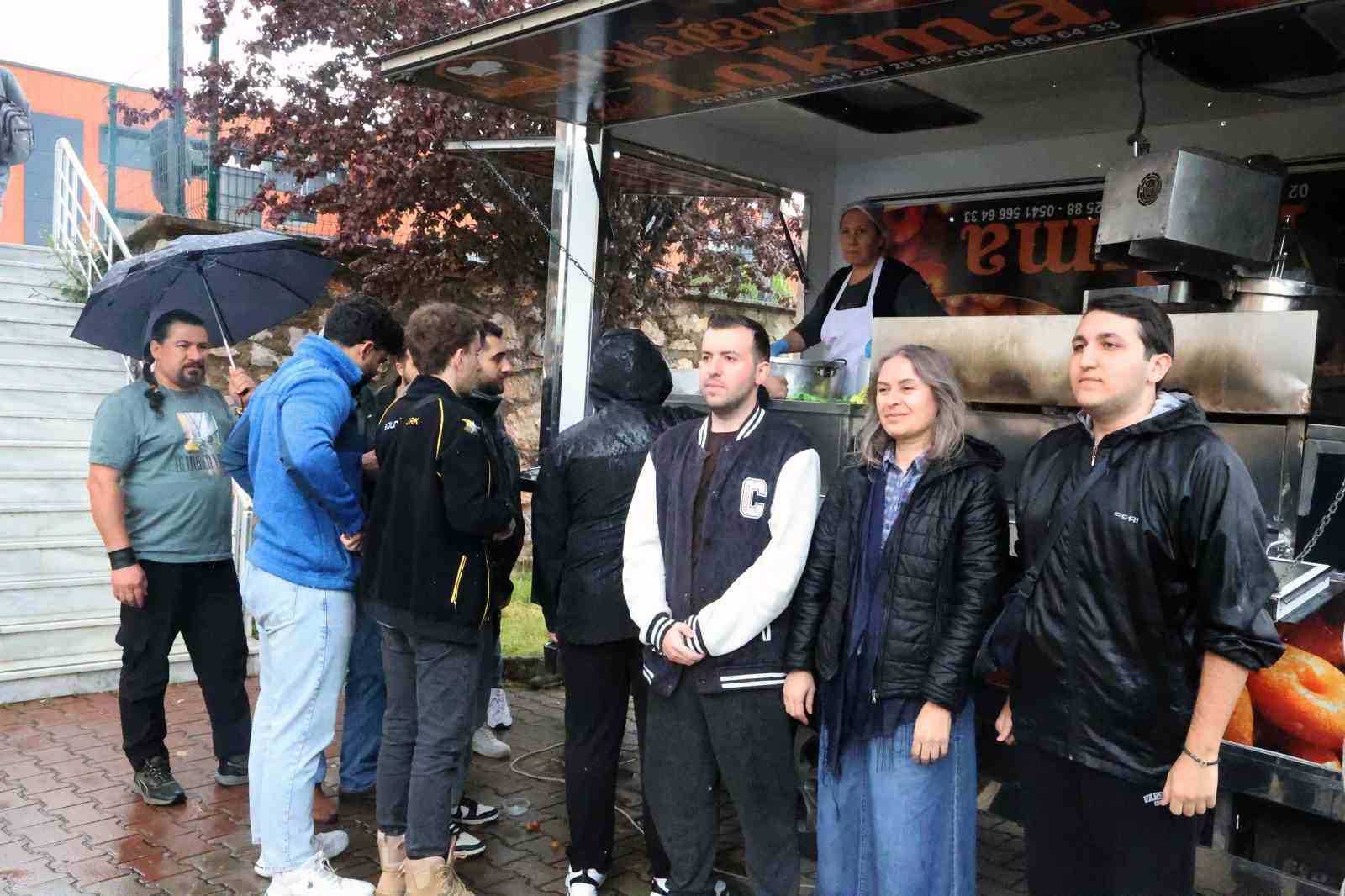 Merhum Gazeteci Erdan anısına mevlit ve lokma hayrı