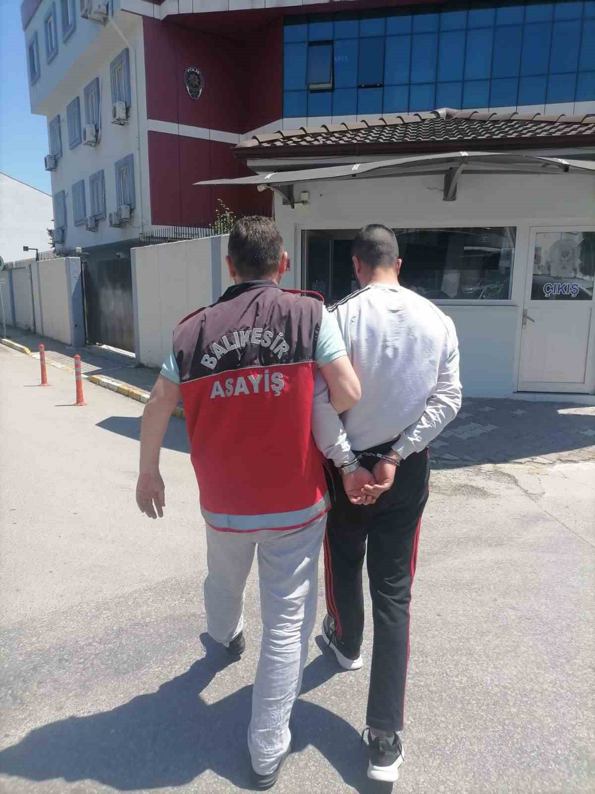 Hapis cezası bulunan 30 kişi yakalandı