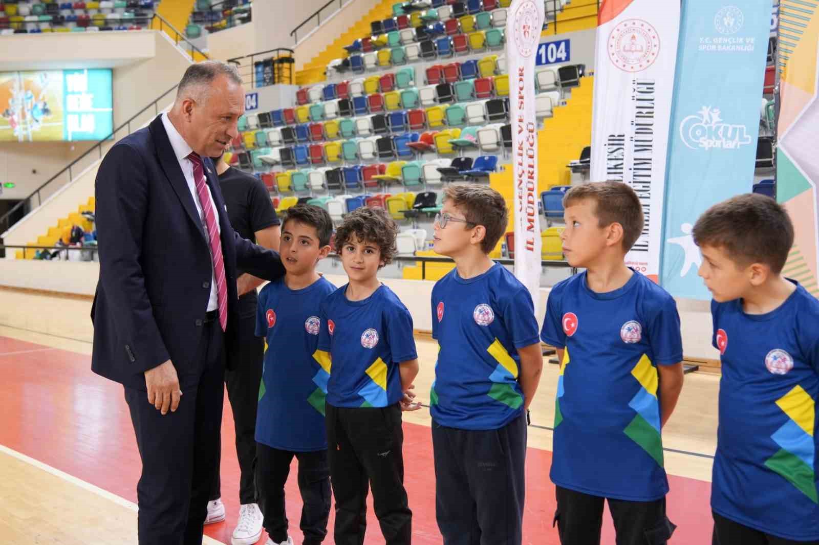 Balıkesir’de 48 bin 500 çocuk şenlikte buluştu